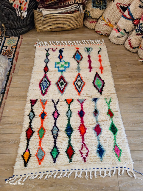 Différence tapis berbère azilal et béni ouarain : comment choisir ?