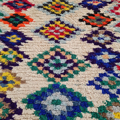 Grand tapis berbère coloré : motifs artisanaux et tapis berbères fait main