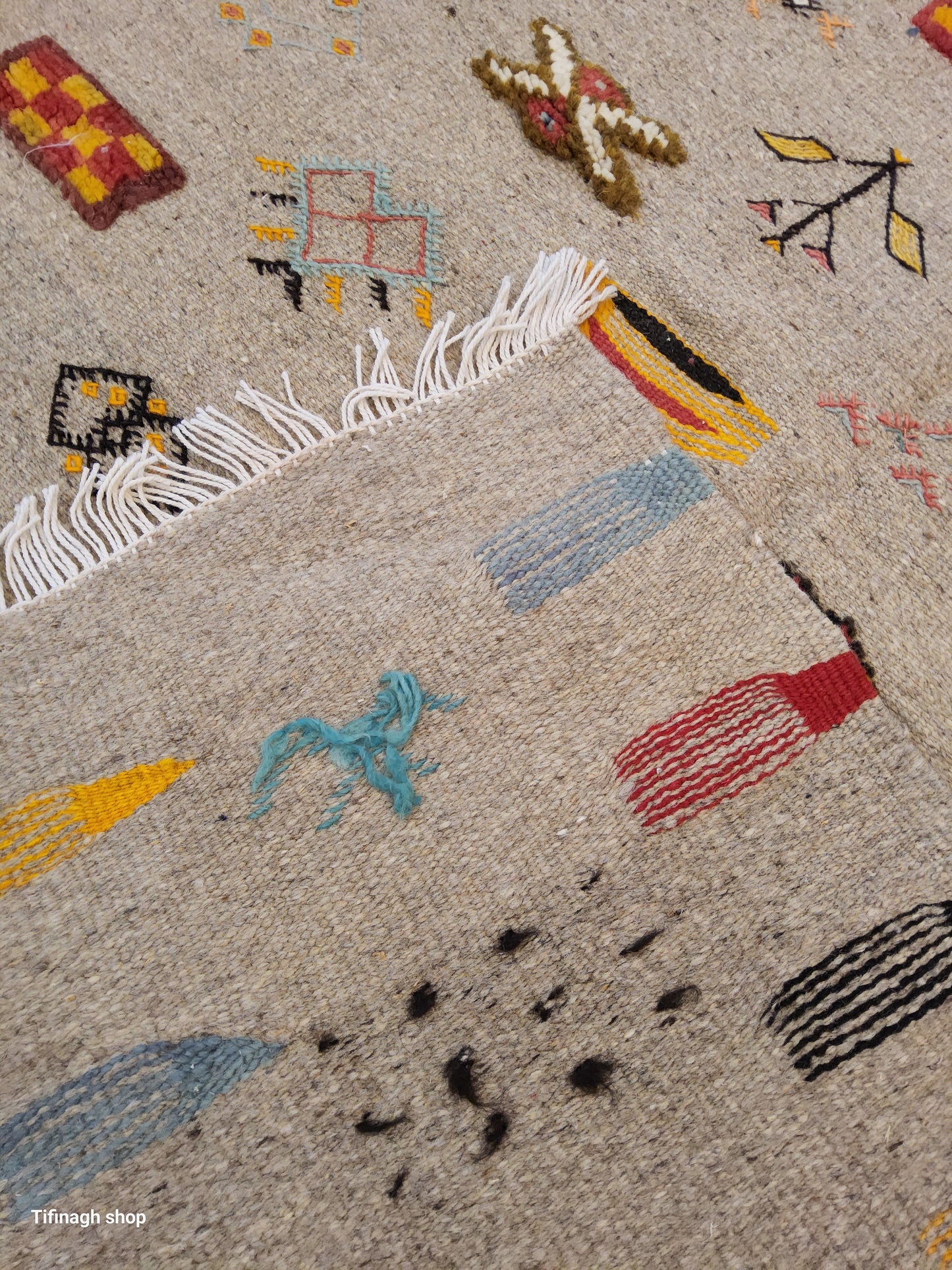 Tapis berbère Kilim de Taznakht 1.53m x 1.03m Tifinagh Shop France