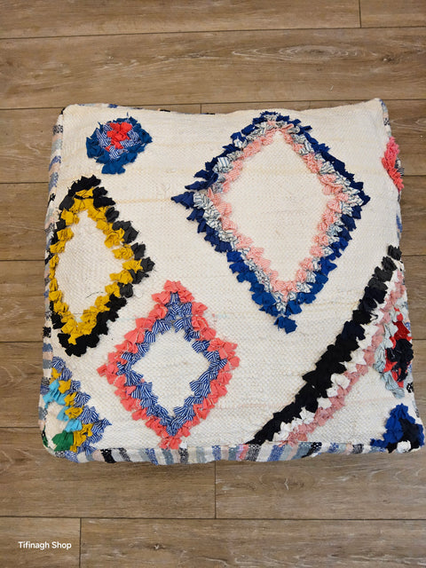 Pouf Coloré Boucherouite design Azilal