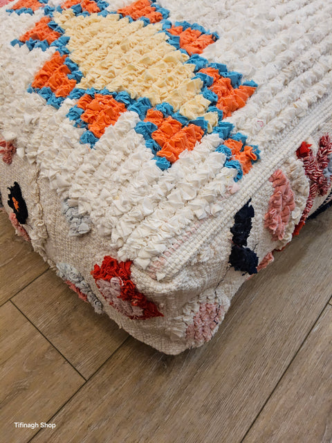 Pouf Coloré Boucherouite design Azilal