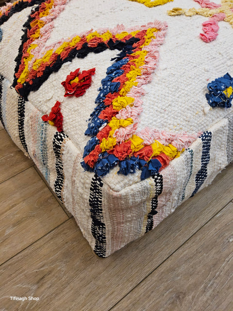 Pouf Coloré Boucherouite design Azilal