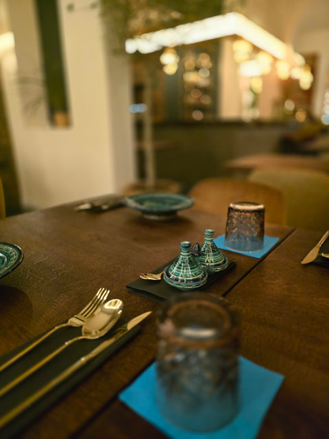 Tajines d'épices peints et ciselés