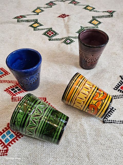 4 verres beldi multicolores ciselés 8 cm