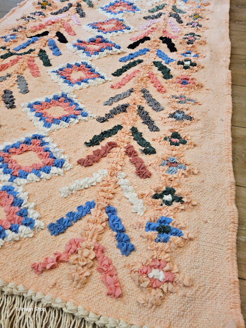 Tapis berbère - Boucherouite Nouveau 1.53m x 0.92m Design Azilal