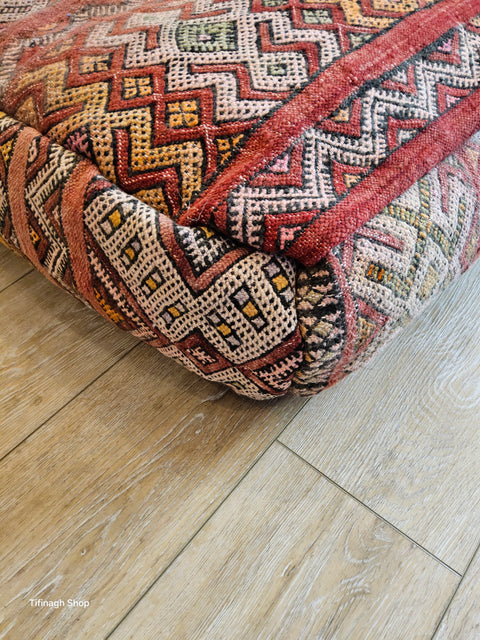 Vintage kilim pouf