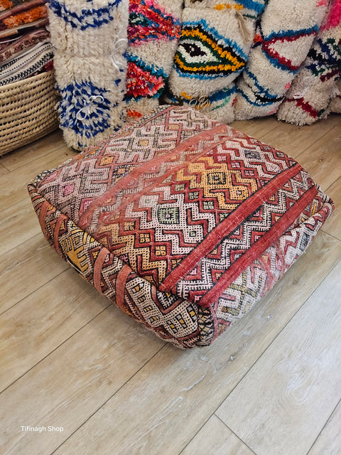 Vintage kilim pouf