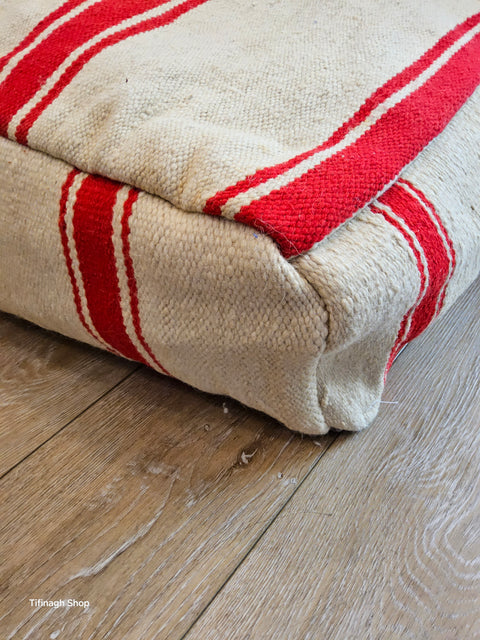Vintage pouf