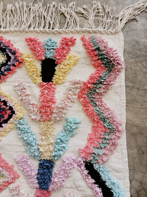 Tapis berbère - Boucherouite Nouveau 1.65m x 1.01m Design Azilal