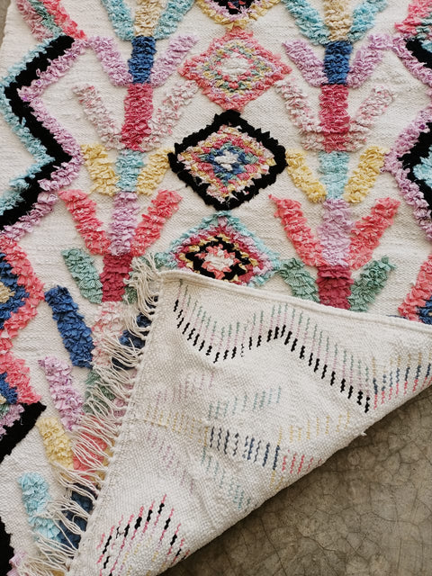 Tapis berbère - Boucherouite Nouveau 1.65m x 1.01m Design Azilal