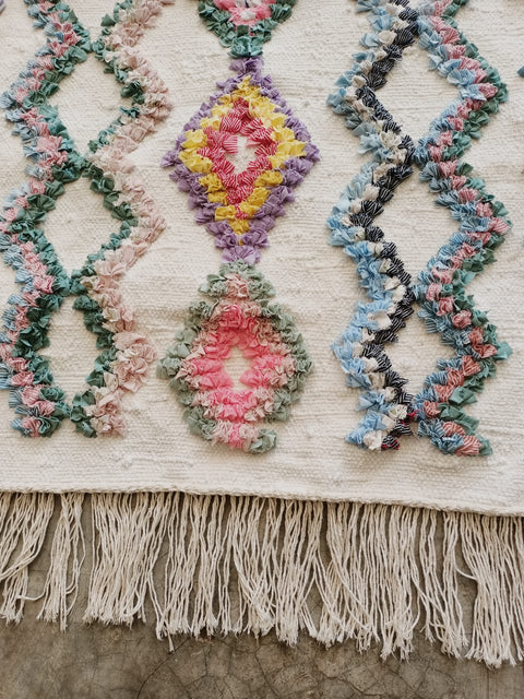 Tapis berbère - Boucherouite Nouveau 1.49m x 1.00m Design Azilal