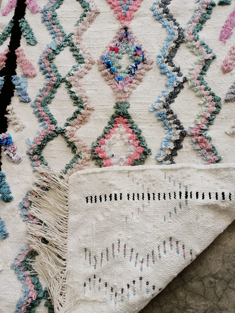 Tapis berbère - Boucherouite Nouveau 1.49m x 1.00m Design Azilal