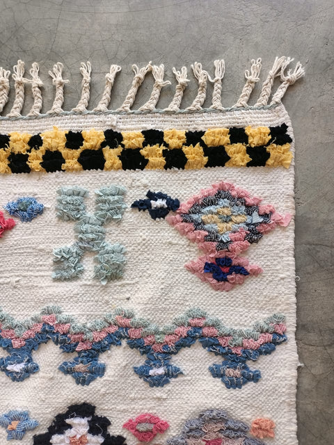 Tapis berbère - Boucherouite Nouveau 1.50m x 1.02m Design Azilal