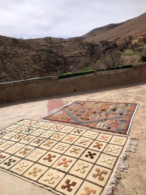 Berber carpet - Kilim of Taznakht 2.60mx 1.50m