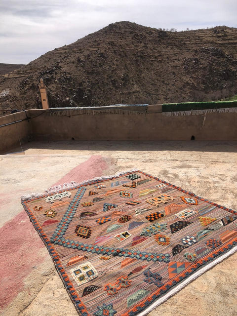 Berber carpet - Kilim of Taznakht 1.90mx 1.70m