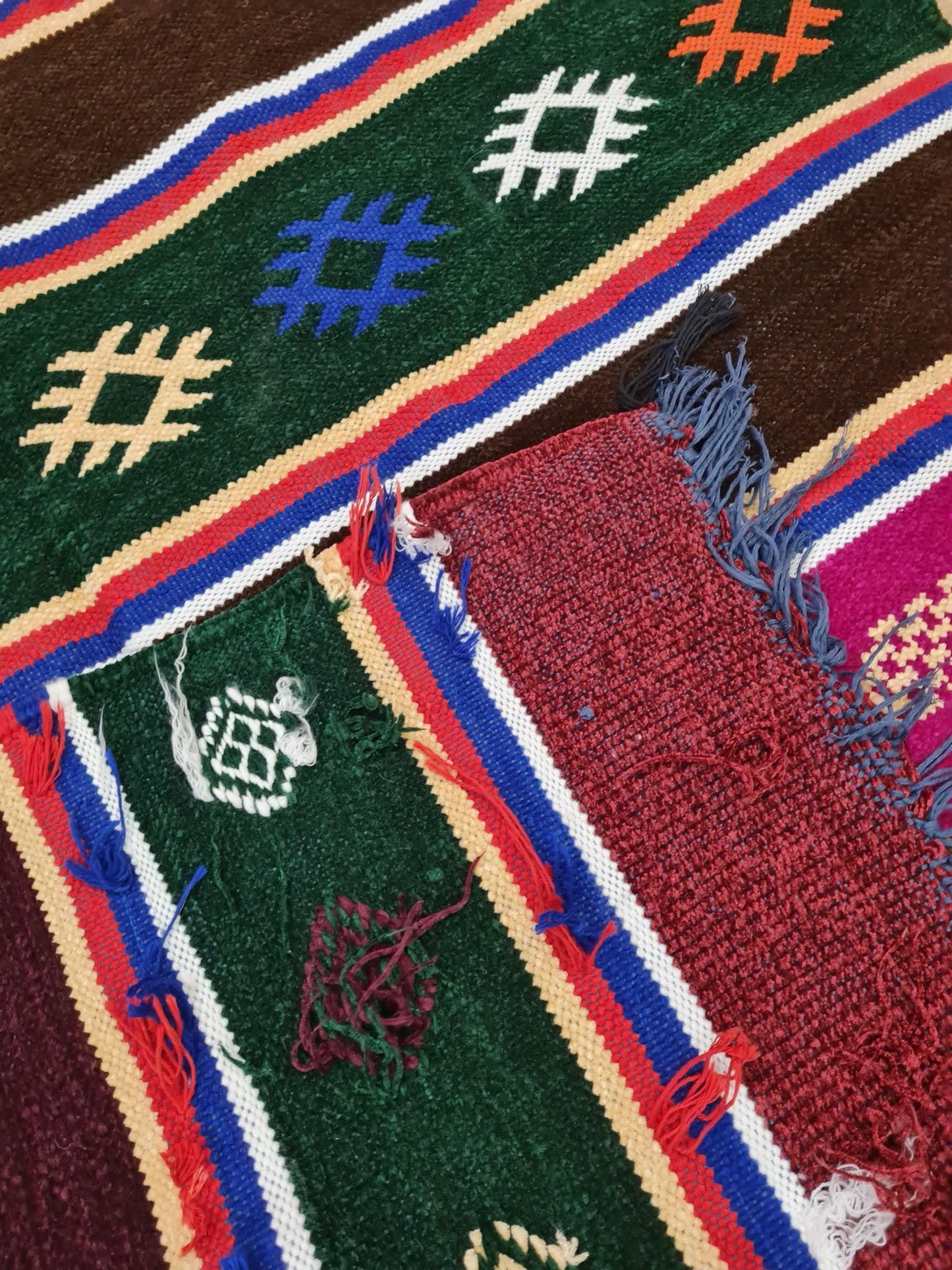 Tapis berbère Kilim de Taznakht velours 1.54m x 0.96m Tifinagh Shop